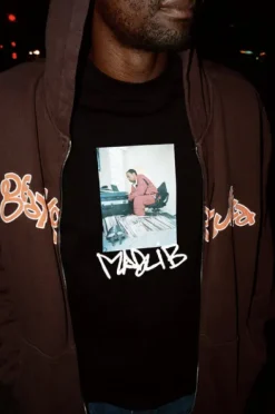 T-Shirts><noscript><img width=
